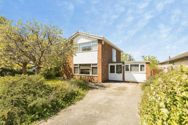 4 bed property, in Merton Drive, £440,000