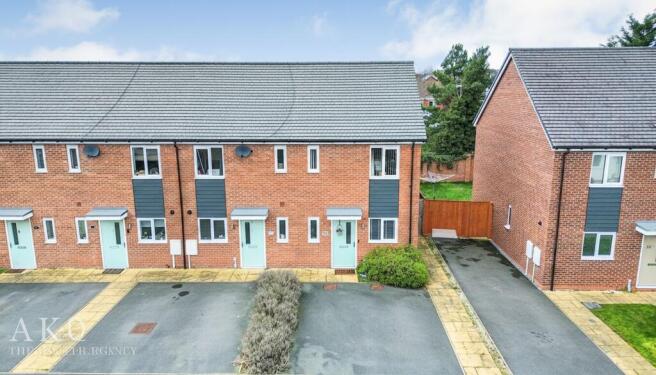 2 bed property, in Arnfield Drive, £200,000