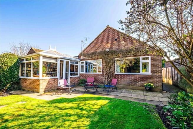 2 bed property, in Moore Road, £600,000