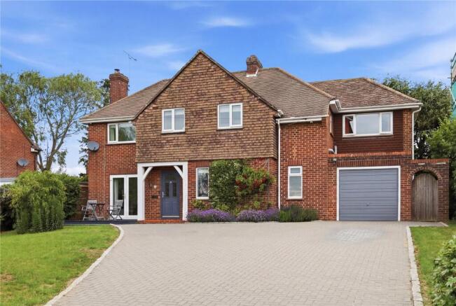5 bed property, in Brookfields, £1,050,000