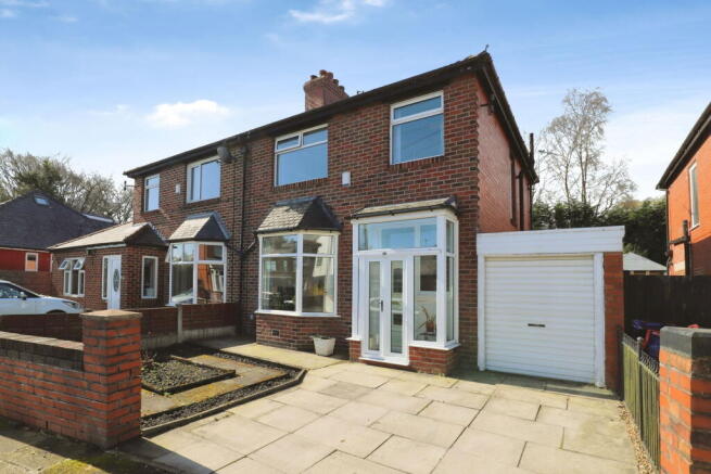 3 bed property, in Grange Road, £240,000