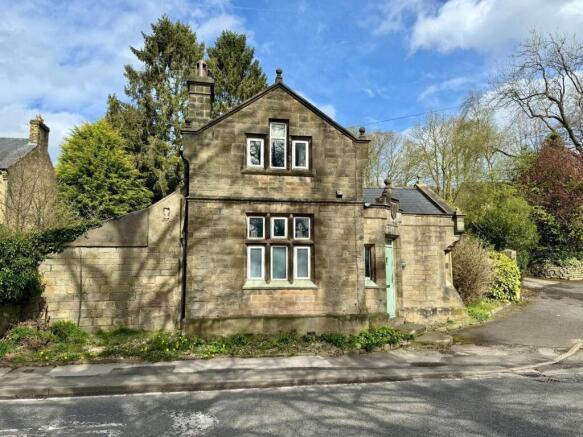 2 bed property, in Dale Road South, £275,000