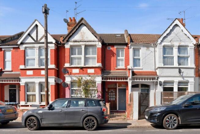 3 bed property, in Drayton Road, £550,000