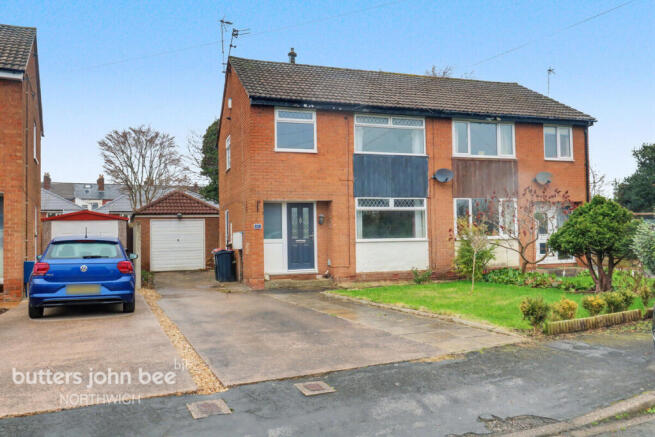 3 bed property, in Meadow Lane, £240,000