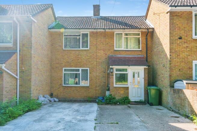 2 bed property, in Coxford Road, £260,000
