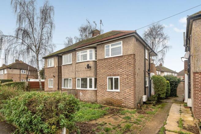 2 bed property, in Park Road, £350,000