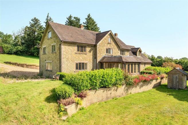 6 bed property, in Bishops Moat, £1,000,000