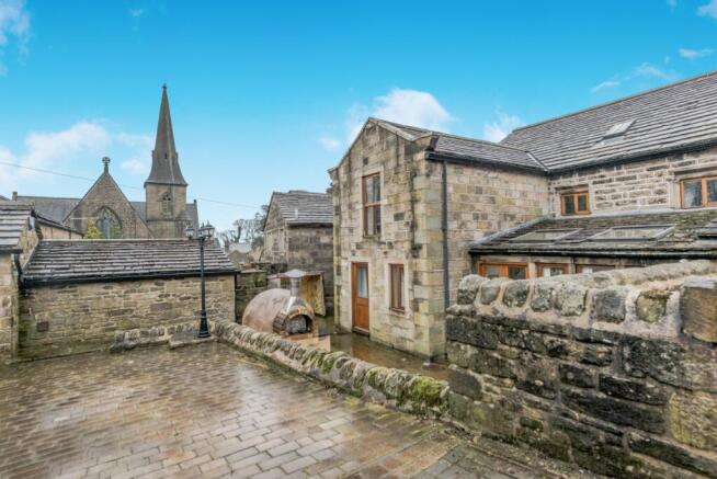 4 bed property, in Station Road, £575,000