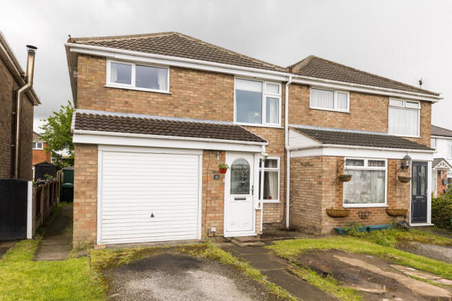 3 bed property, in Old Hall Lane, £205,000
