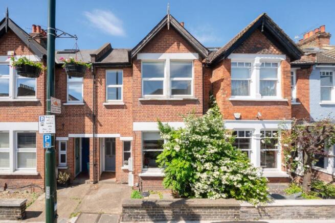 2 bed property, in White Hart Lane, £650,000