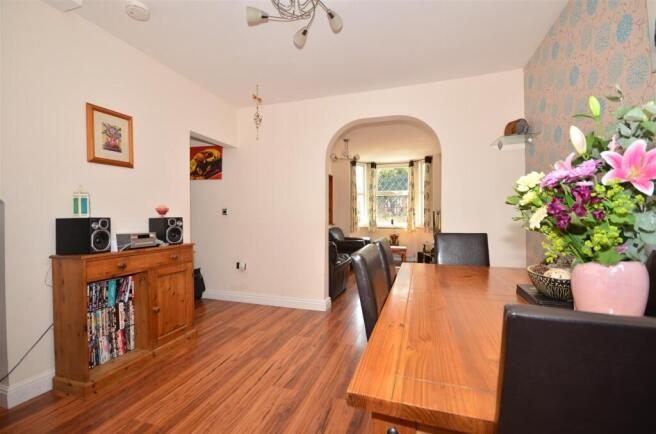 3 bed property, in Tennyson Road, £155,000