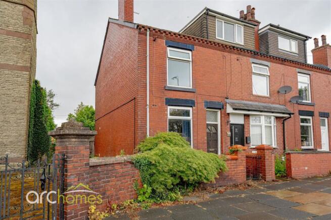 3 bed property, in Tyldesley Road, £130,000