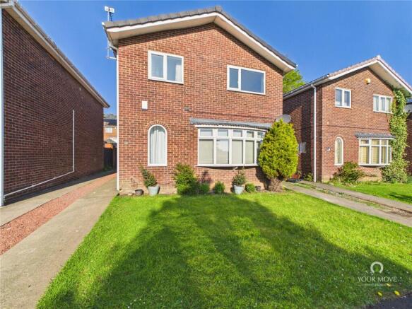 4 bed property, in Deansfield Close, £240,000