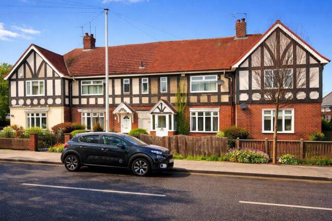 3 bed property, in Fordfield Road, £105,000