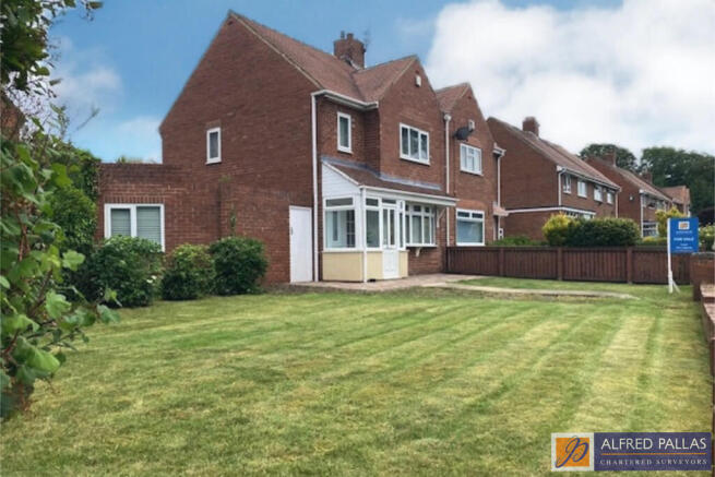 2 bed property, in Clinton Place East Herrington, £199,950