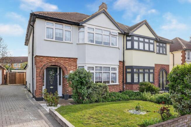 3 bed property, in Garry Way, £525,000