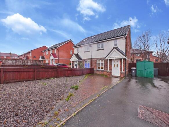 2 bed property, in Richmond Grove, £160,000