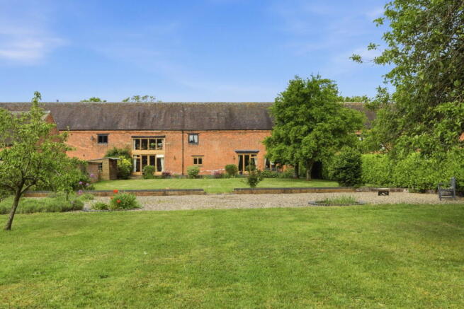 4 bed property, in Brickhouse Lane, £1,000,000
