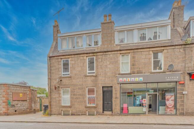 2 bed property, in King Street, £85,000