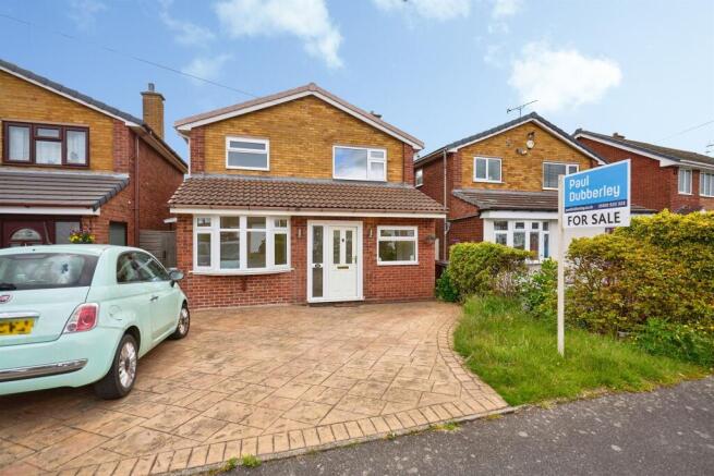4 bed property, in Barmouth Close, £300,000