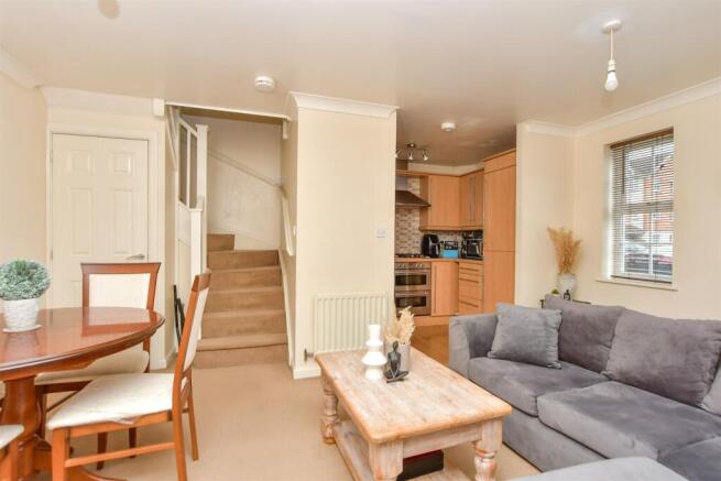 2 bed property, in Amethyst Drive, £170,000