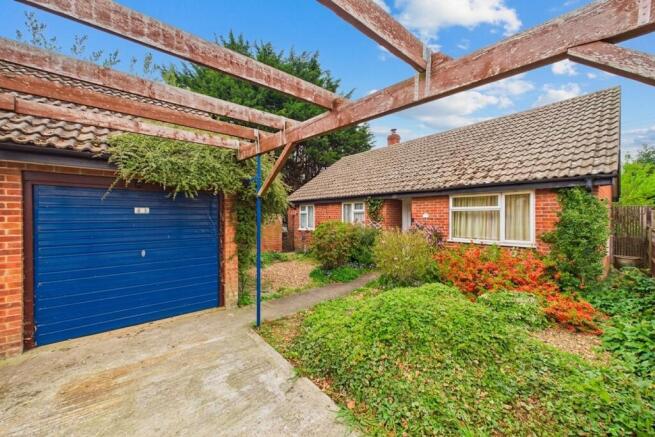 3 bed property, in Scotgate Close, £270,000