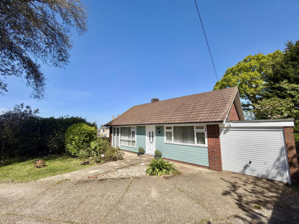 4 bed property, in Great Preston Road, £435,000