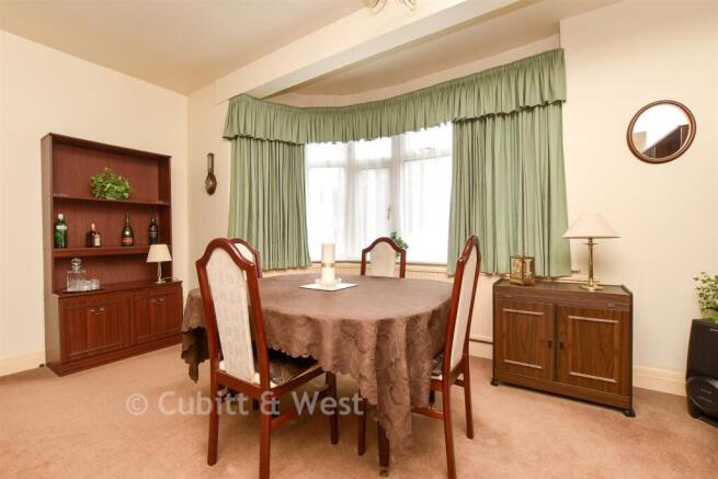 3 bed property, in Orchard Way, £500,000