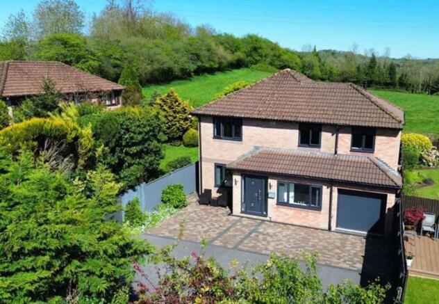 4 bed property, in 10 Bryn Creigiau, £545,000