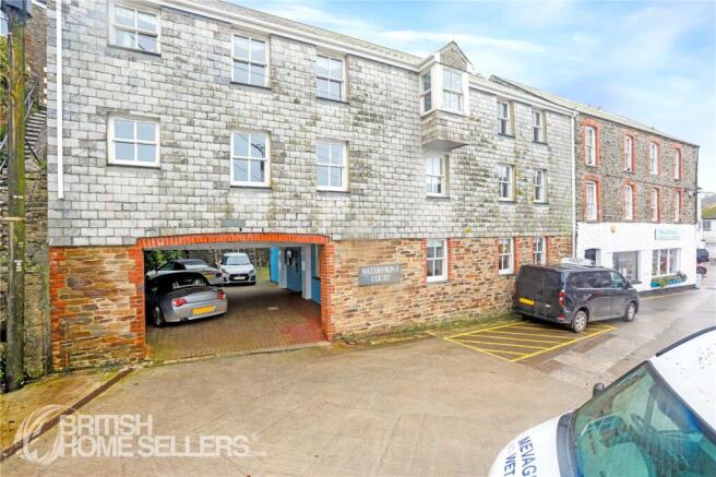 2 bed property, in West Wharf, £250,000