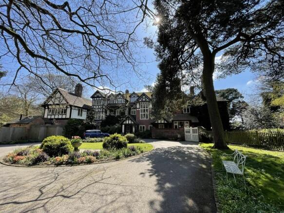 17 bed property, in Abbeywood Estate, £4,500,000