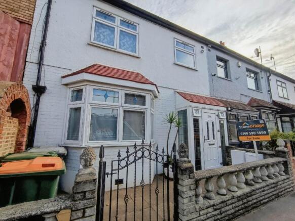 4 bed property, in Kempton Road, £525,000