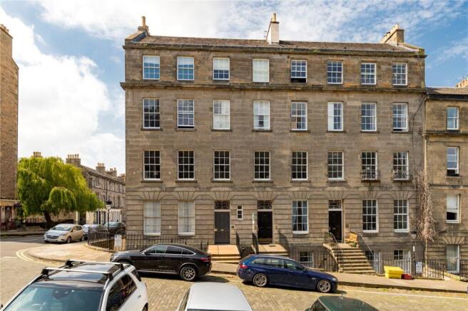 3 bed property, in Dundonald Street, £615,000