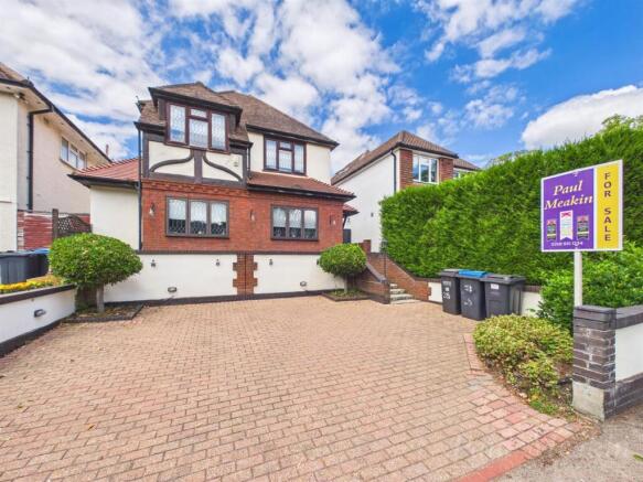 5 bed property, in Addington Road, £700,000