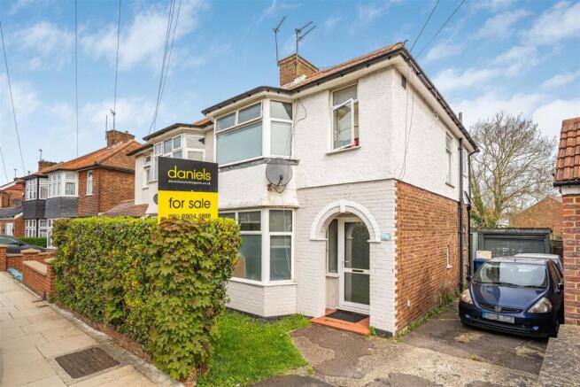 3 bed property, in Orchard Gate, £625,000