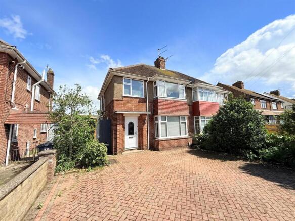 3 bed property, in Beatty Road, £240,000