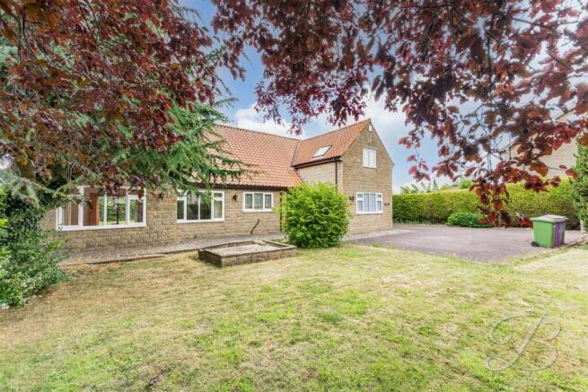 4 bed property, in Rectory Road, £475,000