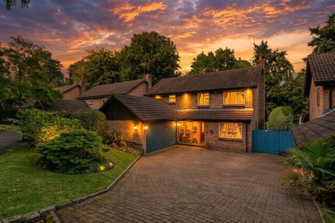 4 bed property, in Tenby Drive, £900,000