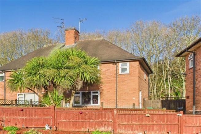3 bed property, in Skipton Circus, £200,000