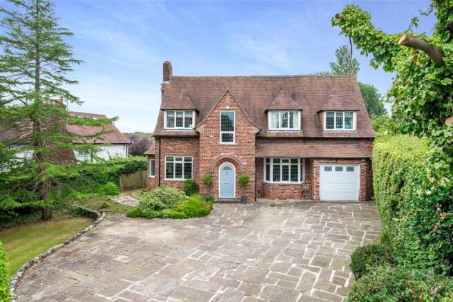 4 bed property, in Butley Lanes, £1,195,000