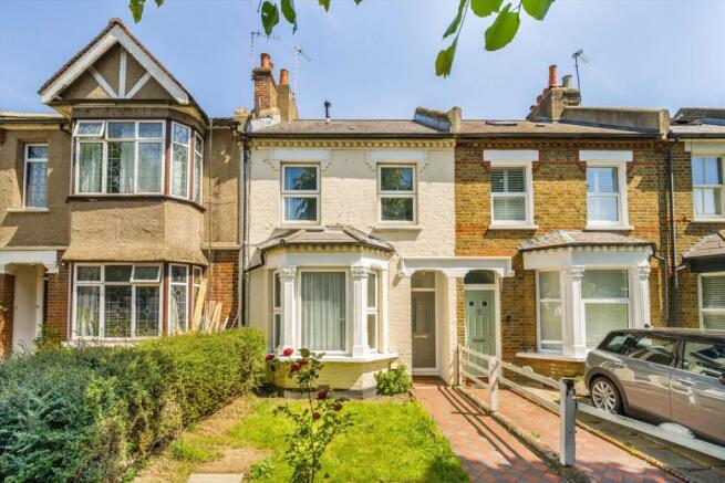 3 bed property, in Eccleston Road, £675,000