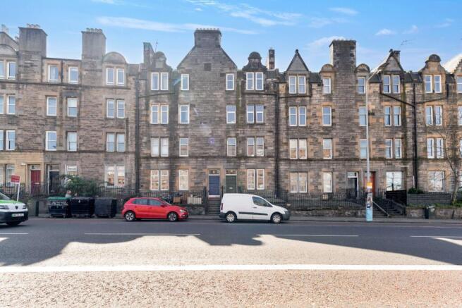 3 bed property, in Parsons Green Terrace, £260,000