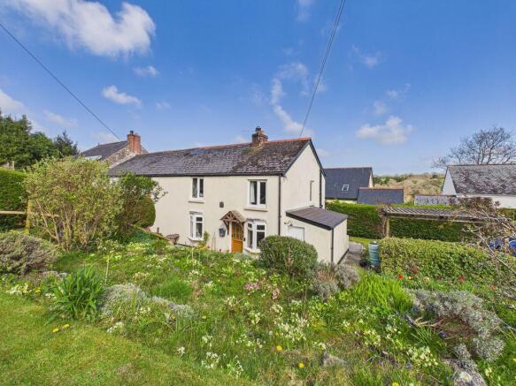 3 bed property, in Ponsanooth, £325,000