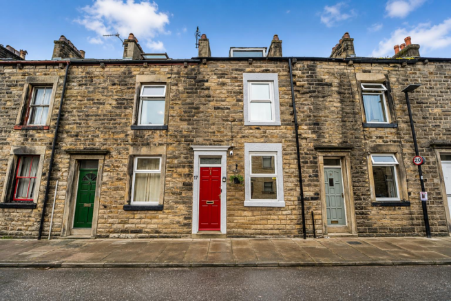 2 bed property, in Bradshaw Street, £170,000