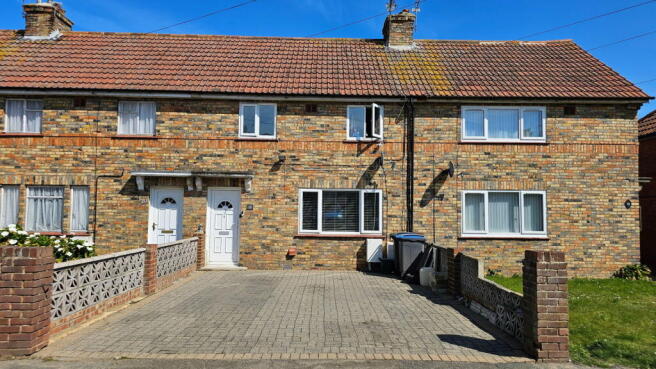 4 bed property, in Douglas Road, £200,000