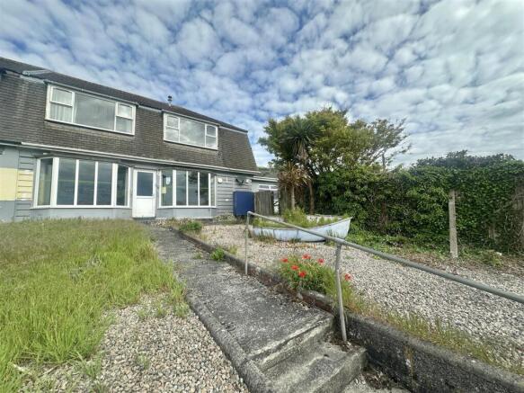 3 bed property, in Park Road, £260,000