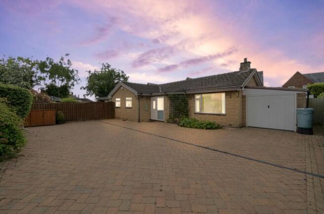 3 bed property, in Ruthyn Avenue, £440,000