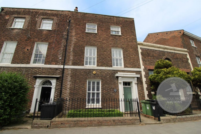 5 bed property, in London Road, £250,000