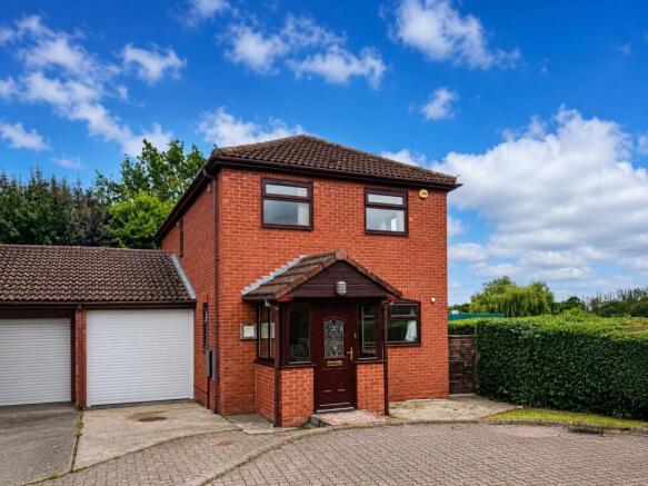 4 bed property, in Elmside, £400,000