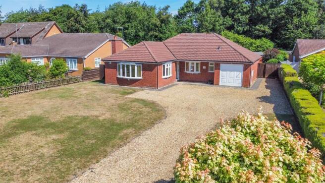3 bed property, in Birch Grove, £445,000
